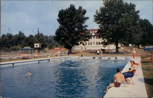 filtered swimming pool