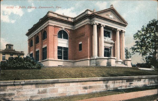 22352 - Public Library, Leavenworth, Kan. Kansas Postcard