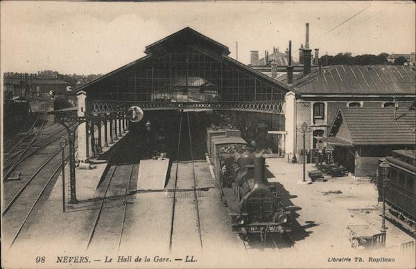 Le Hall de la Gare Nevers, France Postcard