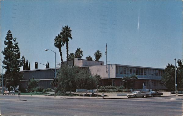 City Hall Bakersfield CA Postcard   Card00025 Fr 