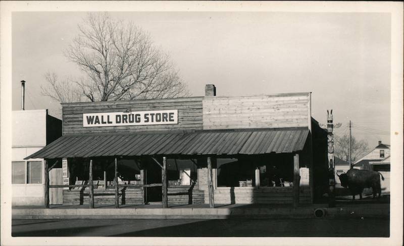 Wall Drug Store South Dakota Postcard   Card00270 Fr 