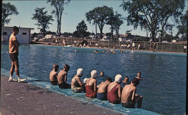 Municipal Pool Portsmouth NH Don Bristol Postcard   Card00758 Fr 