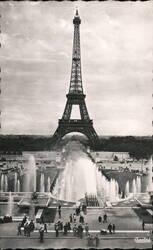 Paris Eiffel Tower Fountains Palais de Chaillot Postcard