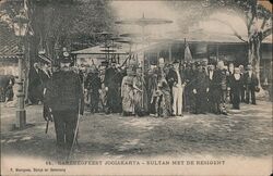 GAREBEGEEST JOGJAKARTA - SULTAN MET DE RESIDENT Postcard