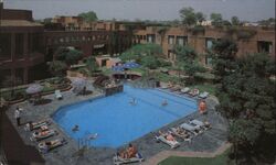 Mughal Sheraton Hotel Pool, Agra, India Postcard