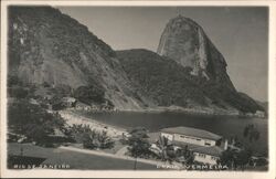 Praia Vermelha Beach, Sugarloaf Mountain, Rio de Janeiro Postcard