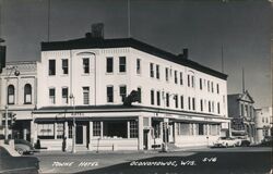 Towne Hotel, Oconomowoc, Wisconsin Postcard