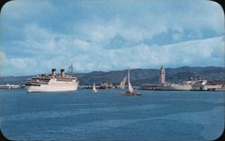 Aloha Tower, Honolulu Harbor on Boat Day Postcard