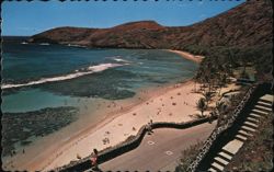 Hanauma Bay, Hawaiian Islands: Scenic View with Swimmers and Beachgoers Postcard