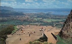 Nuuanu Pali Lookout, Oahu, Hawaii: Panoramic Coastal View Postcard