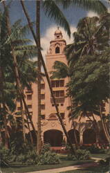 Royal Hawaiian Hotel, Waikiki Beach, Through Palm Trees Postcard