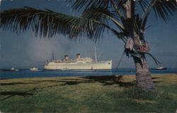 SS Lurline Arriving in Honolulu Harbor, Hawaii Postcard