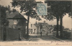 Oulchy-le-Château Aisne: Entrance to Bourg - Avenue de la Gare Postcard