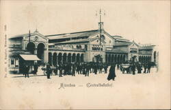 München Centralbahnhof Train Station with Crowd Postcard