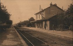 Héricourt Train Station with Figures Postcard