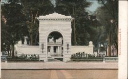 Memorial Arch, Concord, NH Postcard