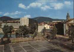 Suhl, Bezirksstadt, Warenhaus CENTRUM, Wohnhochhaus und Interhotel Postcard