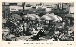 Holiday Crowd, Balboa Beach, California Postcard Postcard Postcard