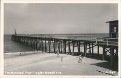 Municipal Pier, Flagler Beach, Florida Postcard