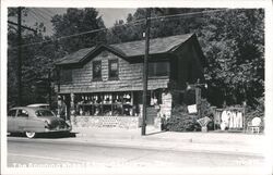 Spinning Wheel Shop, Gatlinburg TN Tennessee Postcard Postcard Postcard