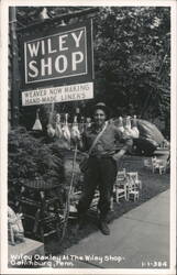 Wiley Oakley at his shop in Gatlinburg, Tennessee Postcard