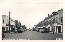 Atlantic Avenue, Fernandına, Florida - Vintage Street Scene Postcard