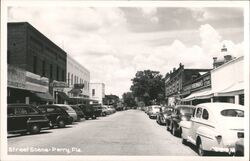 Perry, Florida Street Scene Postcard