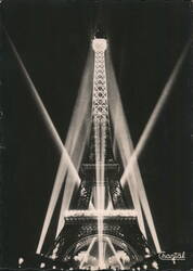 La Tour Eiffel Illuminée Postcard