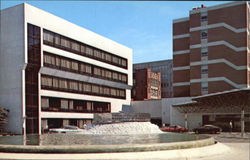 Entrance To The University Hospital, University Of Oowa Postcard