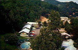 Carr's Northside Cottages & Motel, Fronting Roaring Fork Creek Gatlinburg, TN Postcard Postcard