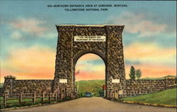 Northern Entrance Arch, Yellowstone National Park Postcard