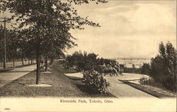 Riverside Park And Drive Postcard