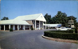 Lord Paget Motor Inn Williamsburg, VA Postcard Postcard