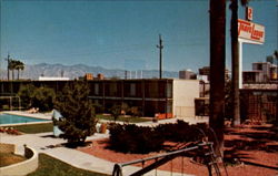 Newtons Travelodge, 222 South Freeway Postcard