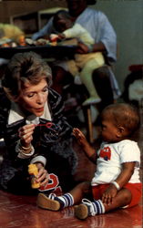 Nancy Reagan Befriends A Hospitalized Tot Postcard