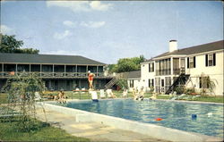 De Cocke And Kettle Motor Inn, U. S. 1 Seabrook, NH Postcard Postcard