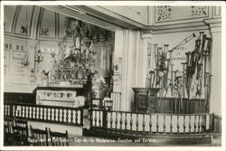 Beguilies et Ex-Votos - Cap-de-la-Madeleine - Crutches And Ex-Voto Religious Postcard Postcard