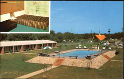 Howard Johnson's Motor Lodge, U.S. Hwy. 13 - The Ocean Hwy Postcard