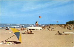 Many Fine Beaches Line Chicago's North Shore Postcard