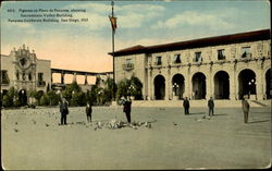 4414. Pigeons on Plaza de Panama, showing Sacramento Valley Building Postcard