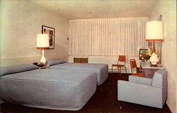 400 Motel Executive Bedroom Postcard