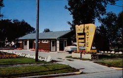 Elm Crest Motel Warren, MN Postcard Postcard