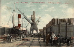 Le Bussin Cafnot. - Dechargement d'un vapeuf Postcard