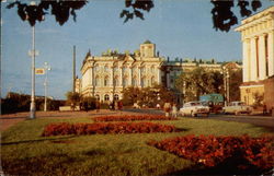 The Winter Palace (Now The Hermitage Museum) Leningrad, Russia Postcard Postcard