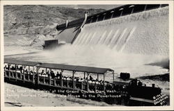 The " Toonerville Trolley " at the Grand Coulee Dam, Wash Postcard