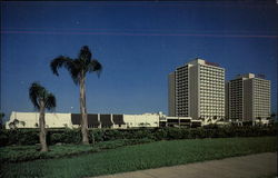 Sheraton-Twin Towers Orlando, FL Postcard Postcard