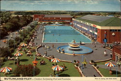 Butlinland Filey - Outdoor Swimming Pool and Fountains Postcard