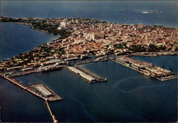 Vue General - Au Premier Plan, Le Port Postcard