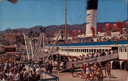 Disembarking from the Steamer Santa Catalina Island, CA Postcard Postcard