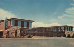 Thunderbird Motel Riverton, WY Postcard Postcard